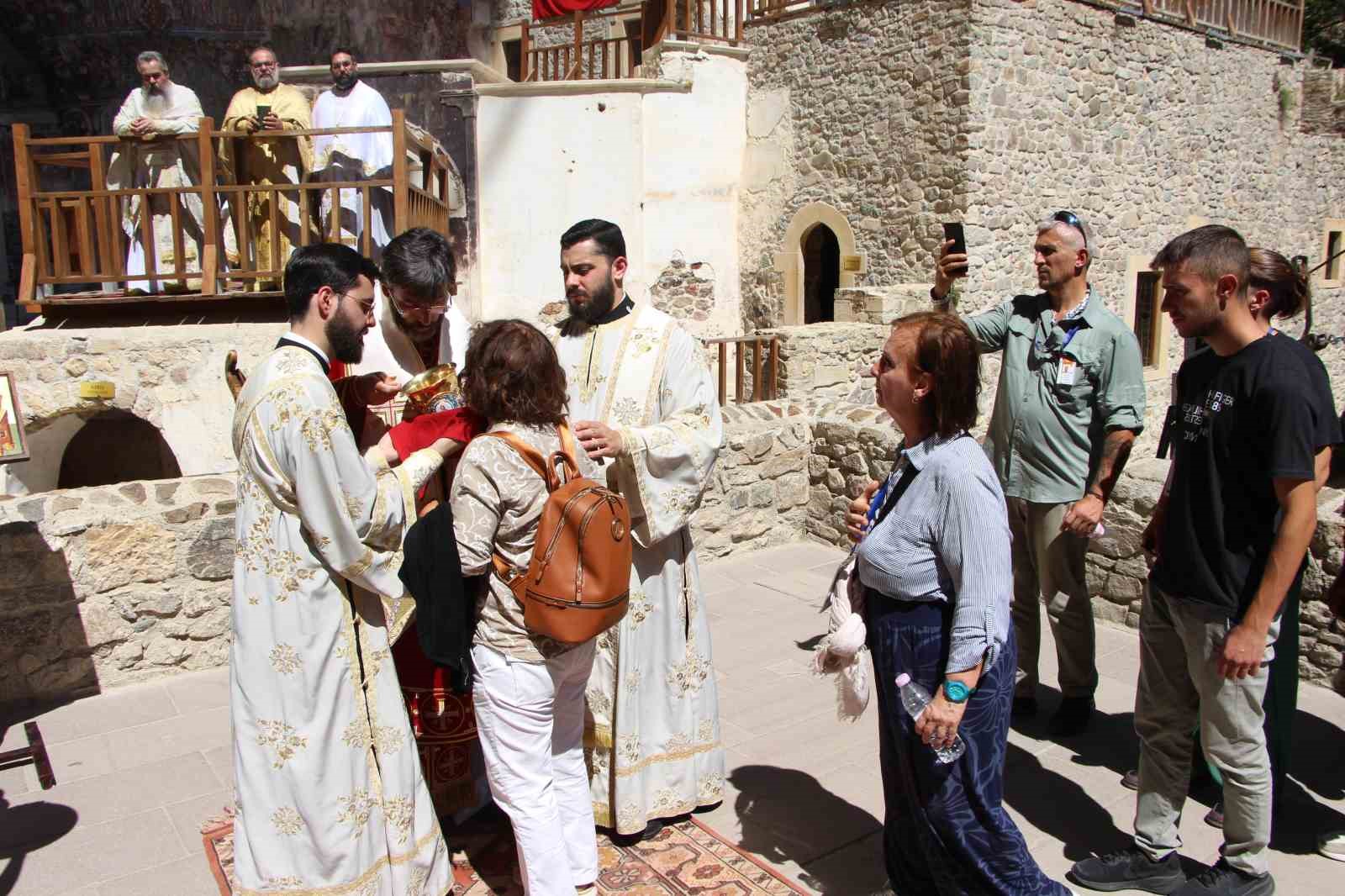 sumela-manastirinda-12-ayin