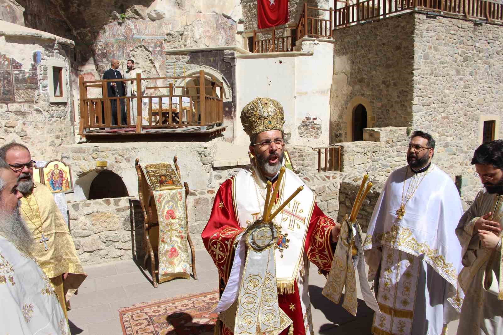 sumela-manastirinda-12-ayin