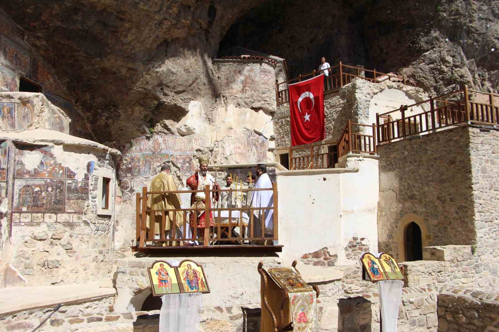 sumela-manastirinda-12-ayin
