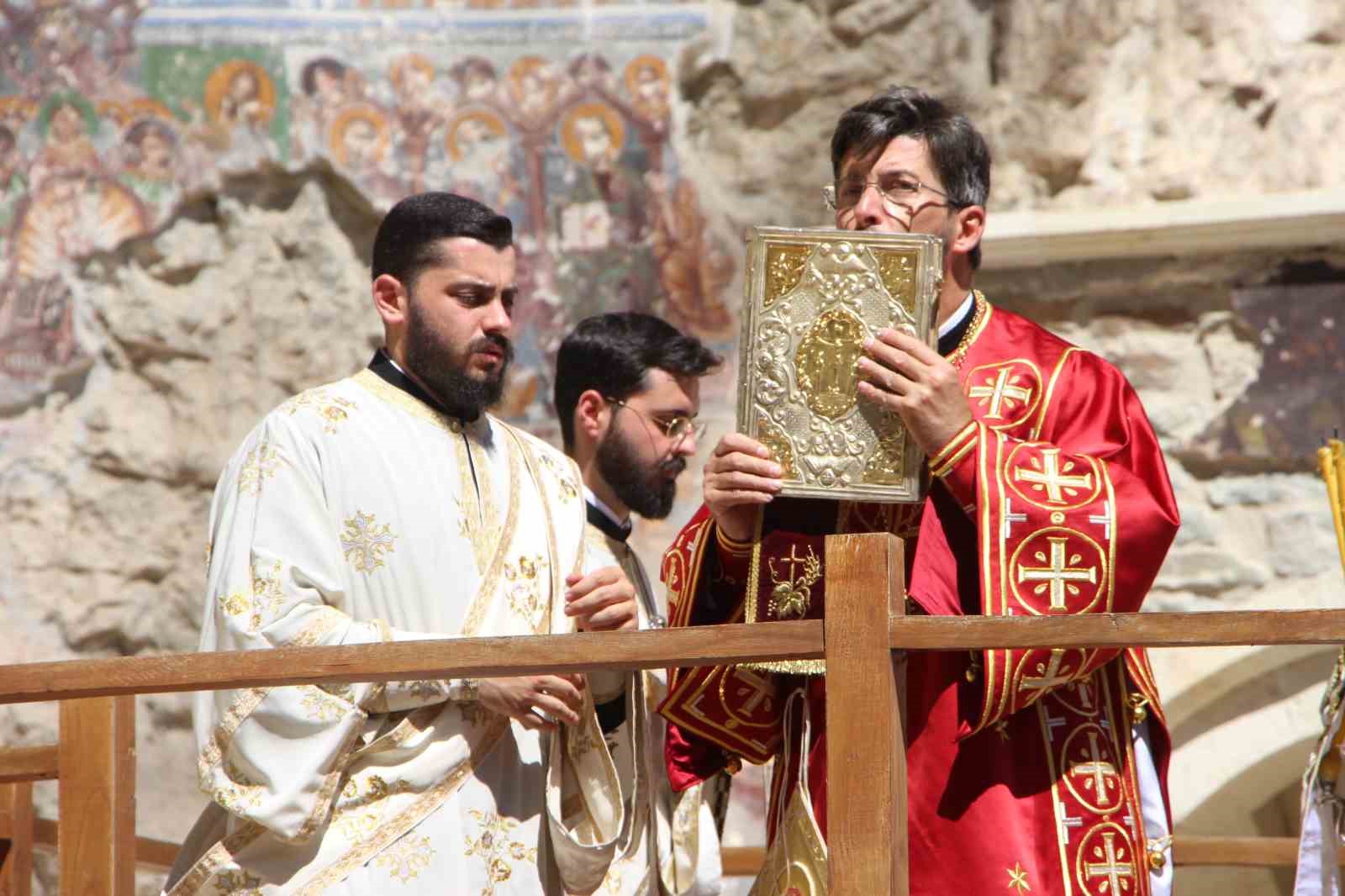 sumela-manastirinda-12-ayin