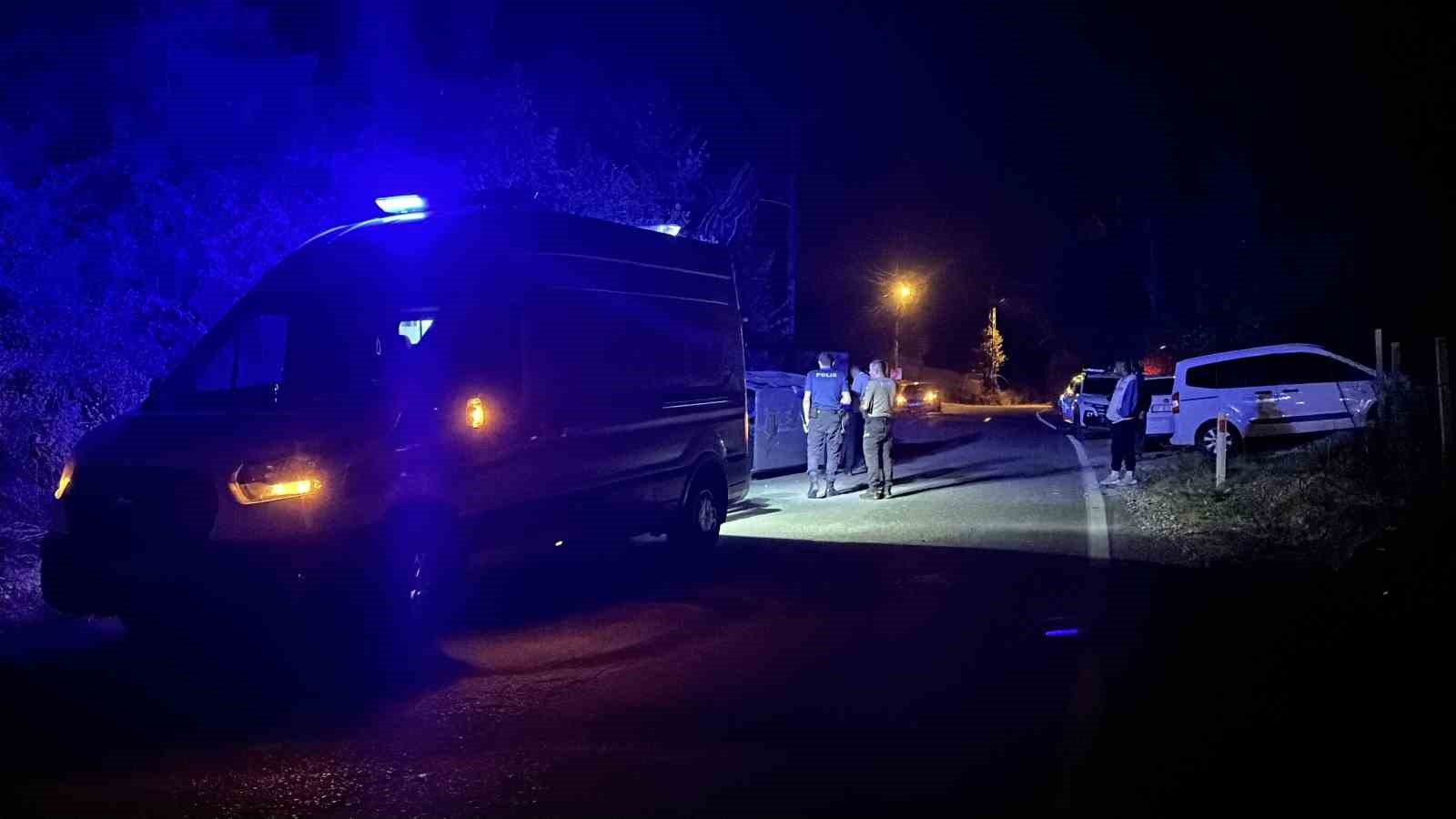 tofas-fiat-otomobil-yan-yatti-surucu-olay-yerinden-kacti