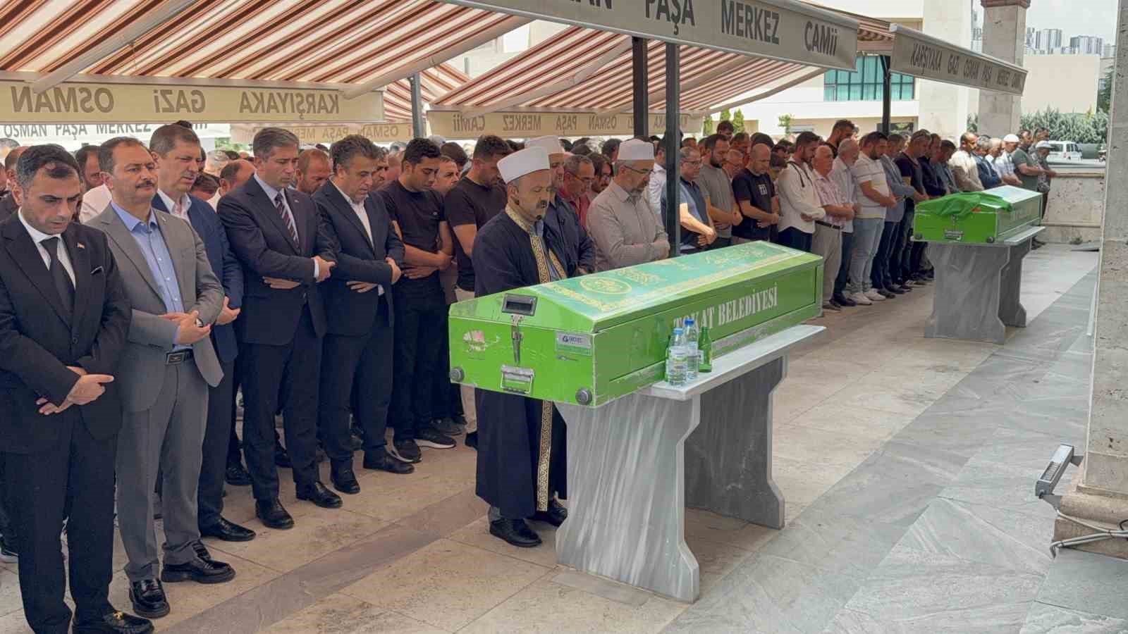 tokatta-otomobilin-carptigi-motosikletli-cift-topraga-verildi