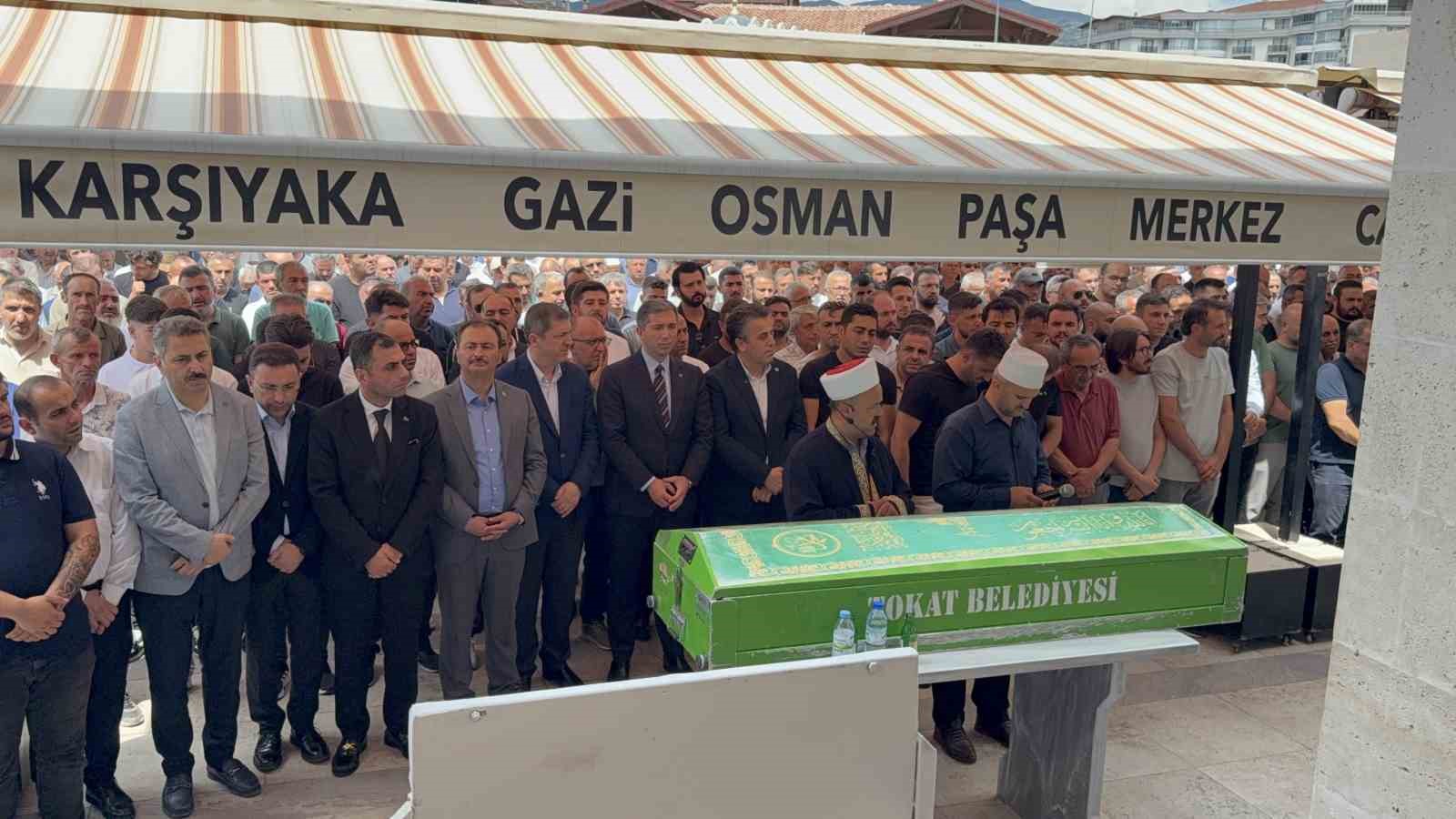 tokatta-otomobilin-carptigi-motosikletli-cift-topraga-verildi