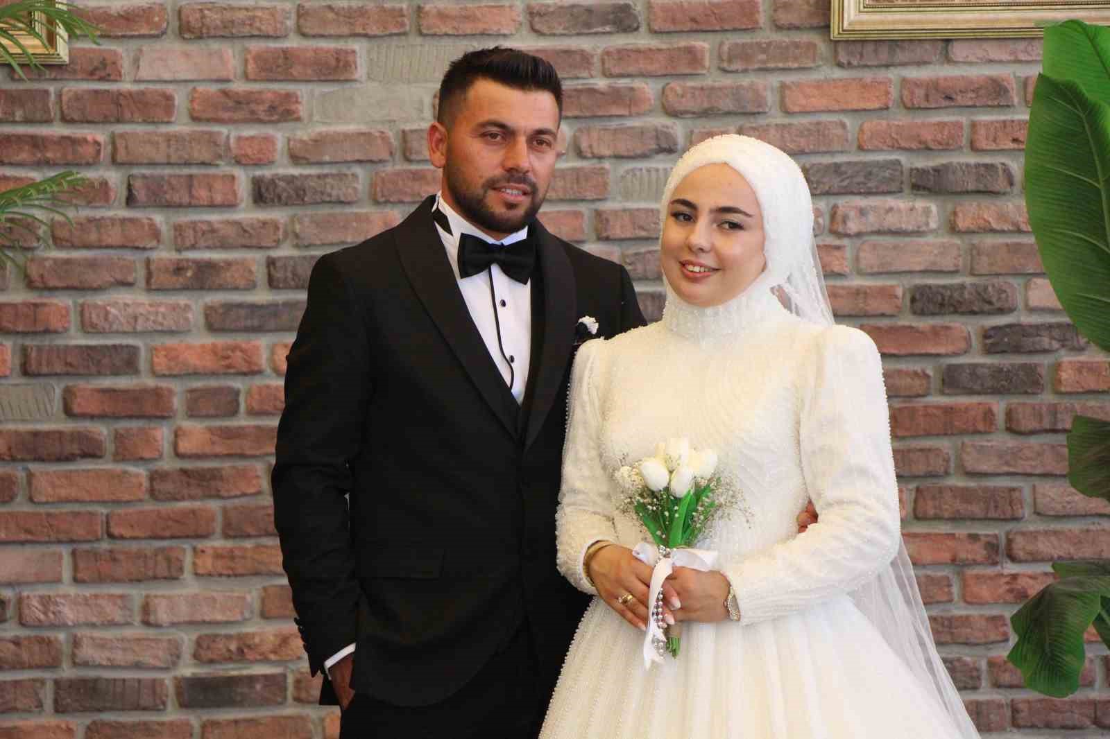 traktor-gelin-arabasi-oldu-gelin-direksiyona-gecti