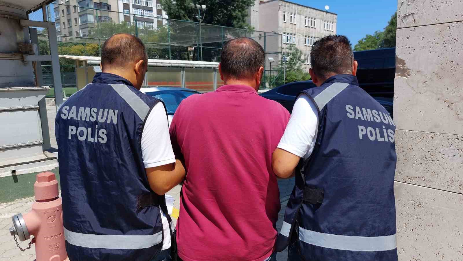 yol-kenarinda-otlayan-inegi-calip-satti