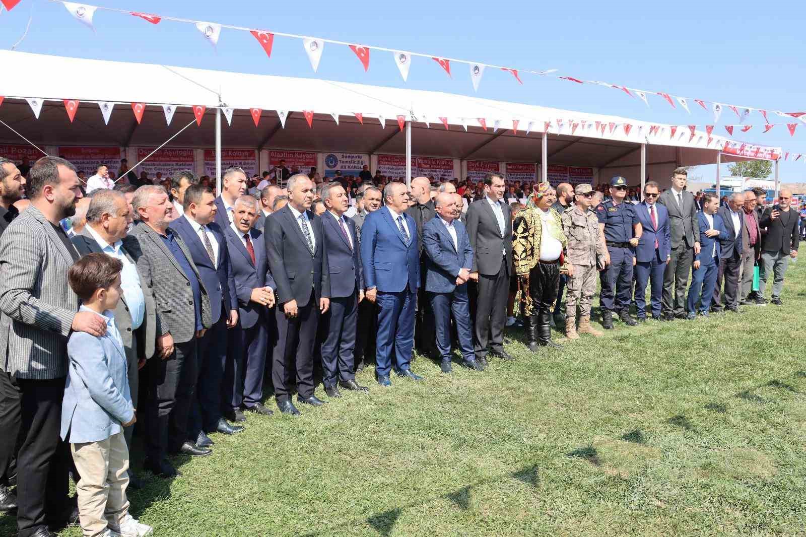 14-yil-aradan-sonra-duzenlenen-yagli-pehlivan-gureslerine-yogun-ilgi