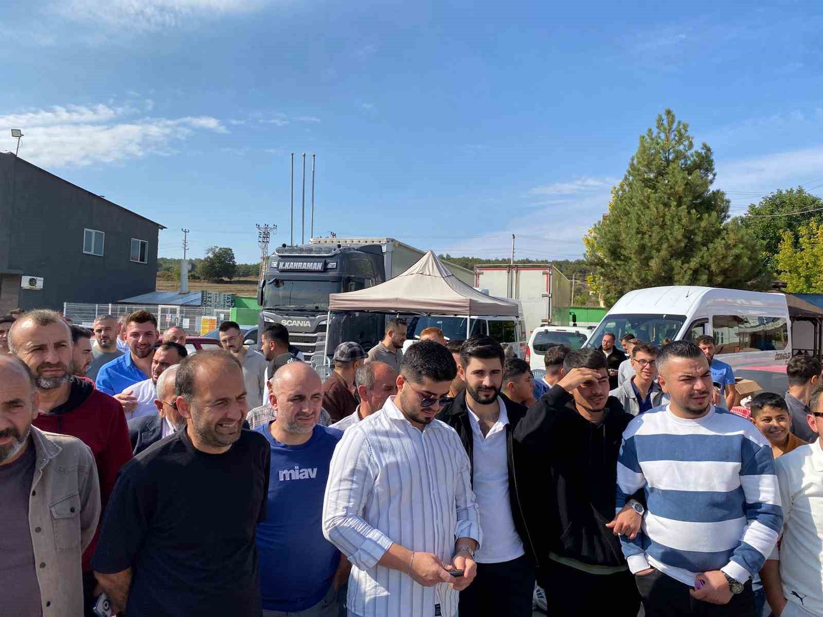 16-yil-hapis-alan-tir-soforunun-arkadaslarindan-tir-konvoyu