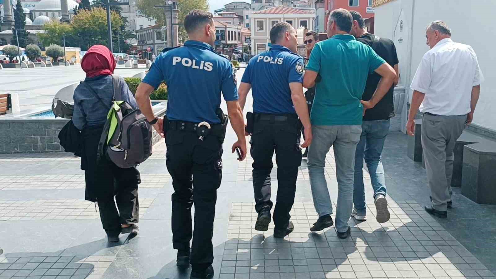 bankta-birakilan-canta-polisi-alarma-gecirdi