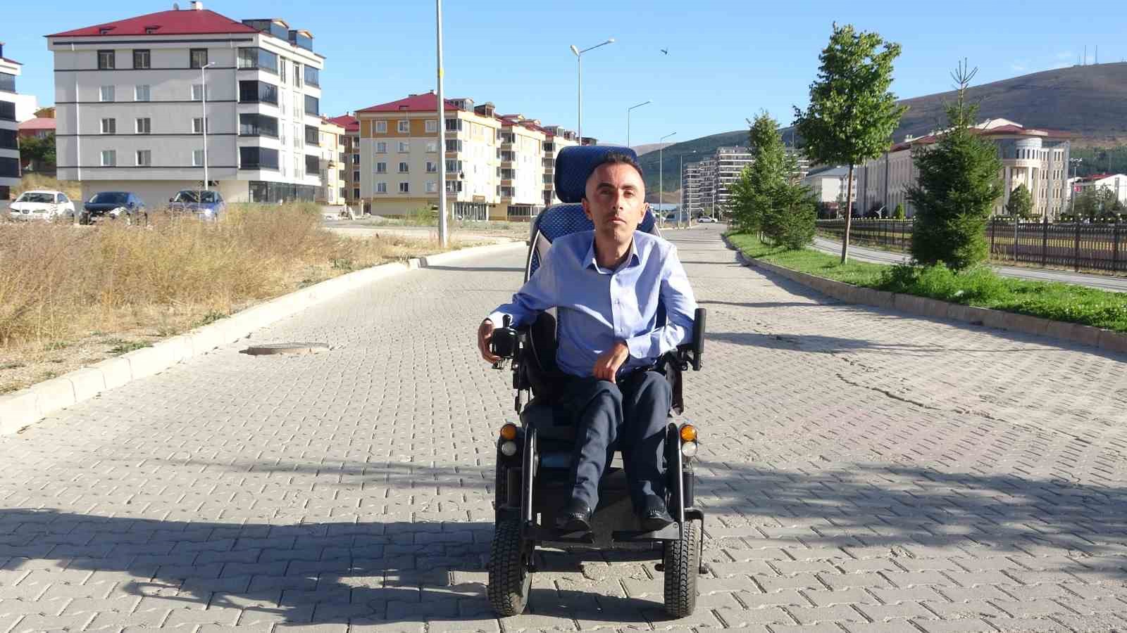 bayburtta-ehliyetsiz-surucu-engelli-vatandasa-carpip-kacti-sadece-ben-degil-insanlik-ve-vicdan-da-yaralandi