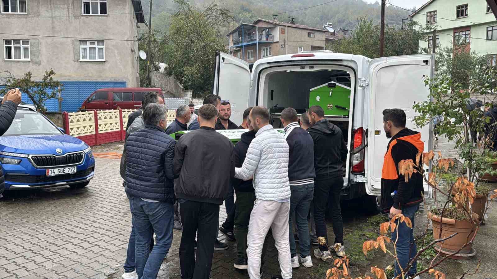 bicakli-kavgada-yasamini-yitiren-kadin-topraga-verildi