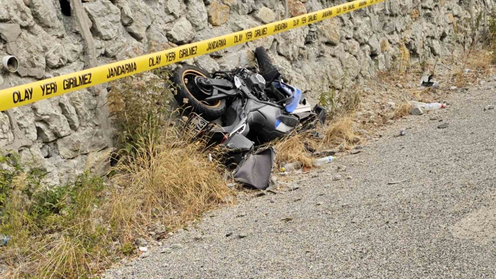 boluda-trafik-kazasi-27-yasindaki-polis-memuru-hayatini-kaybetti