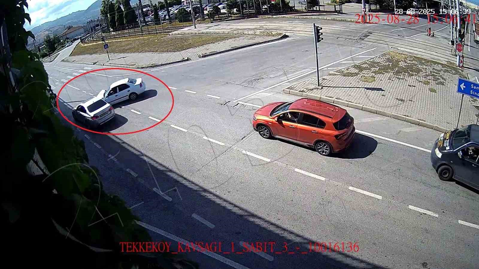 dikkatsizlik-ve-kirmizi-isik-ihlalleri-kazalari-beraberinde-getirdi
