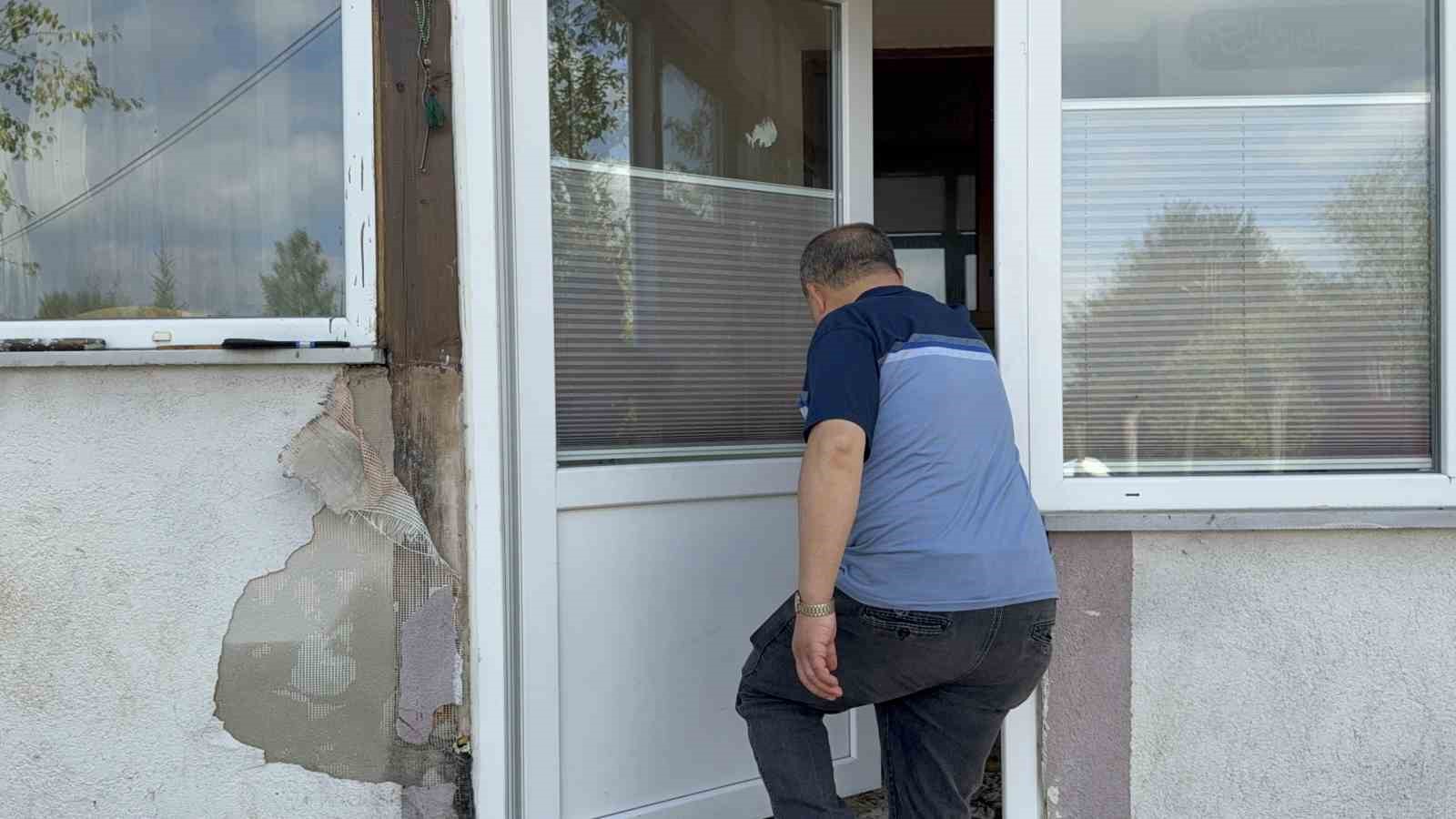 evi-6nci-kez-yanarak-kullanilamaz-hale-geldi