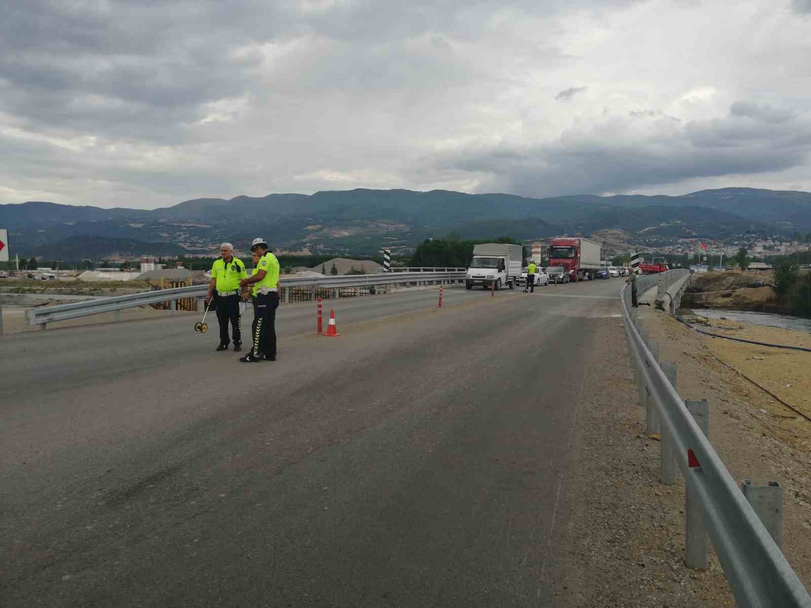 findik-iscilerini-tasiyan-minibus-ile-kamyon-carpisti-8-yarali