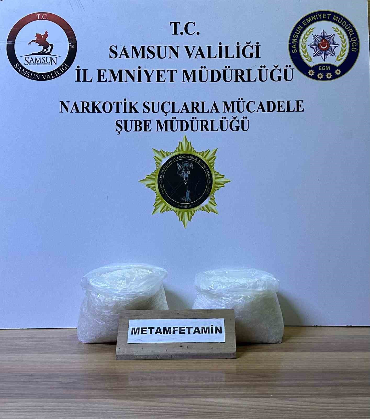 kiralik-aracla-uyusturucu-sevkiyati-yapan-baba-ogul-yakalandi