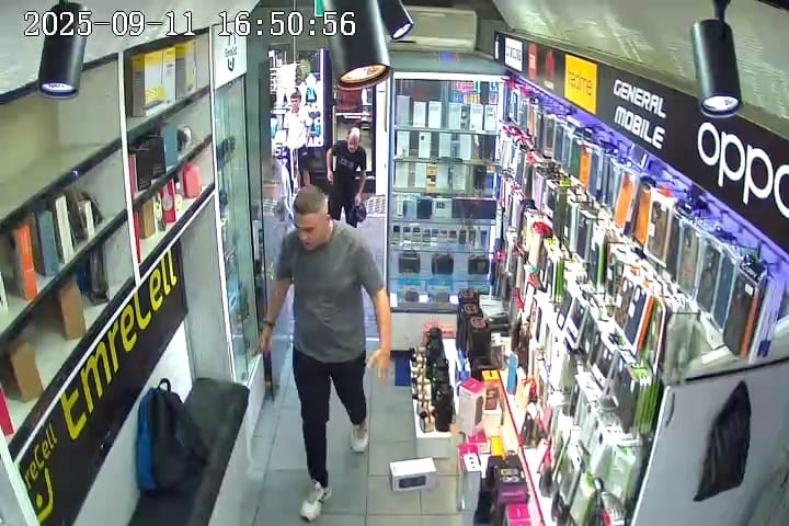 maket-bicagiyla-telefoncuya-giren-sahis-etkisiz-hale-getirildi