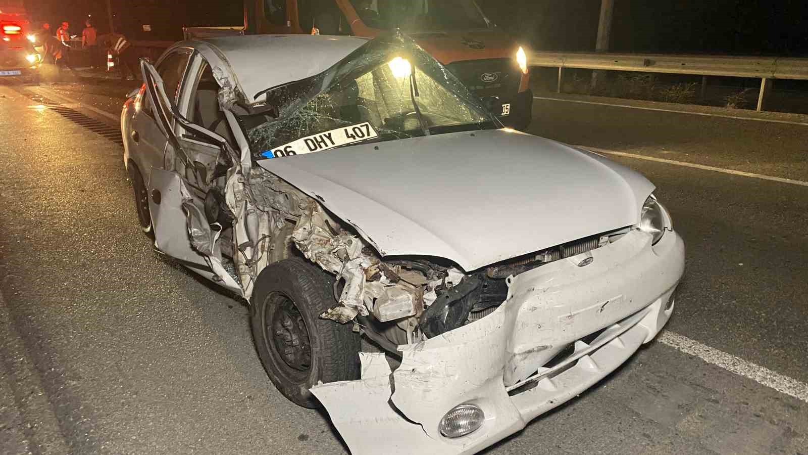 otomobil-kamyona-arkadan-carpti-surucu-kazayi-yara-almadan-atlatti