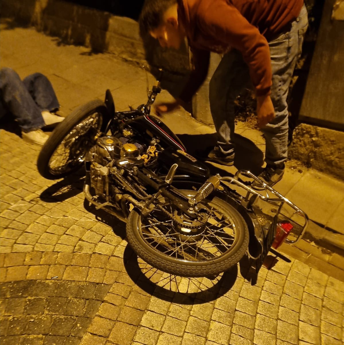 otomobille-carpisan-motosikletli-cocuk-hayatini-kaybetti