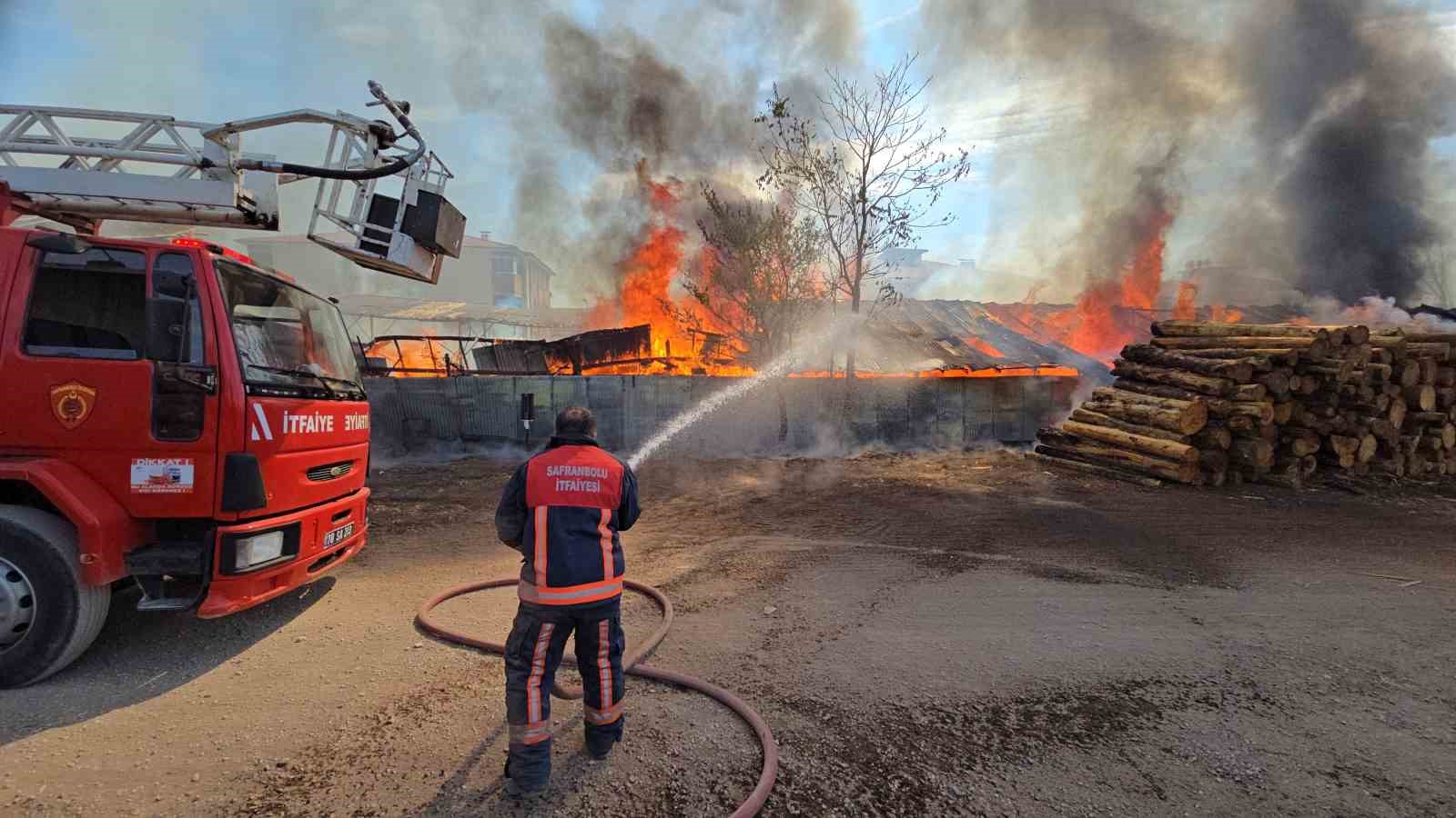 safranboluda-kereste-fabrikasinda-yangin