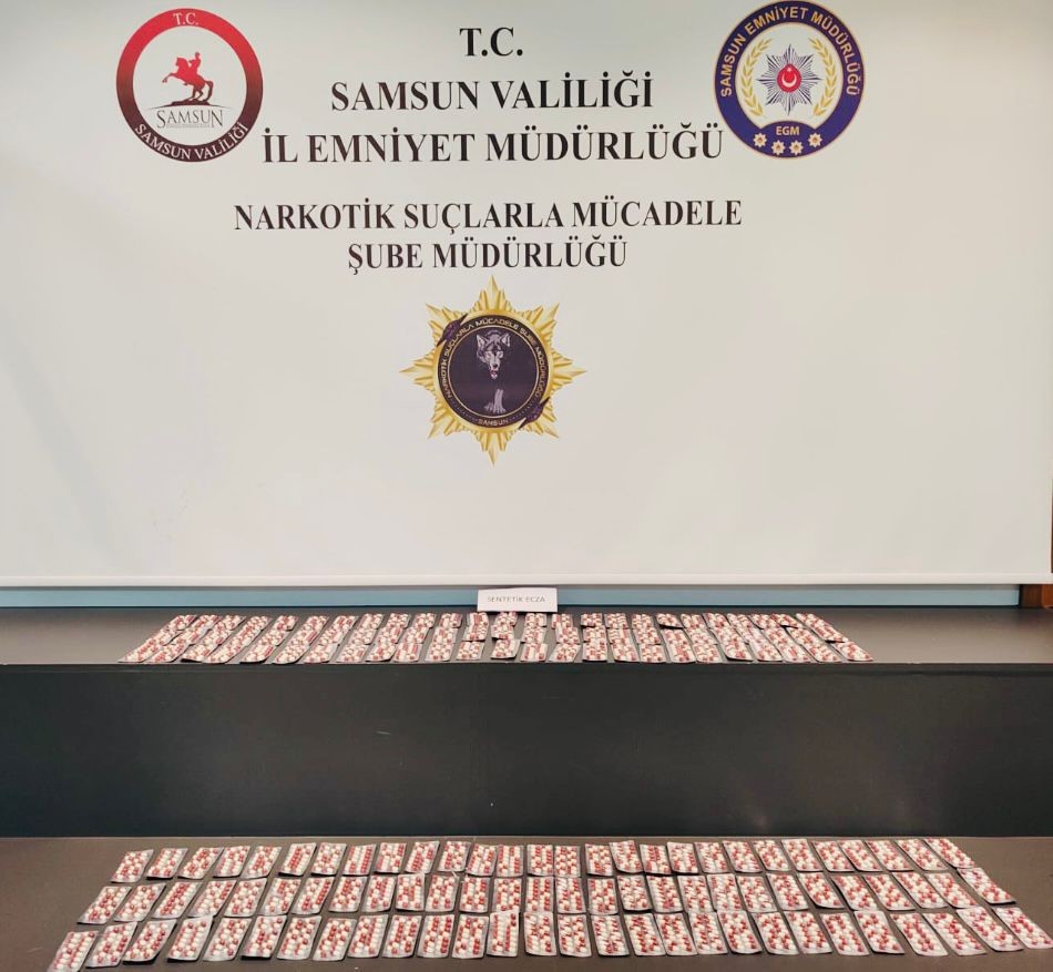 samsunda-supheli-motosikletten-uyusturucu-cikti