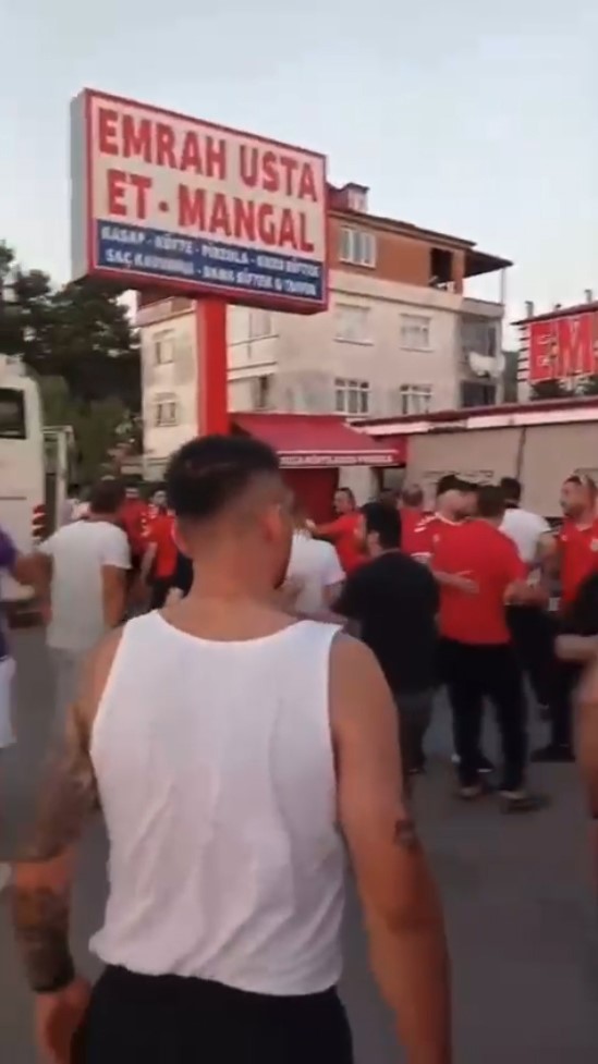 samsunspor-taraftarlarinin-mola-verdigi-restoranda-silahli-kavga-4-yarali