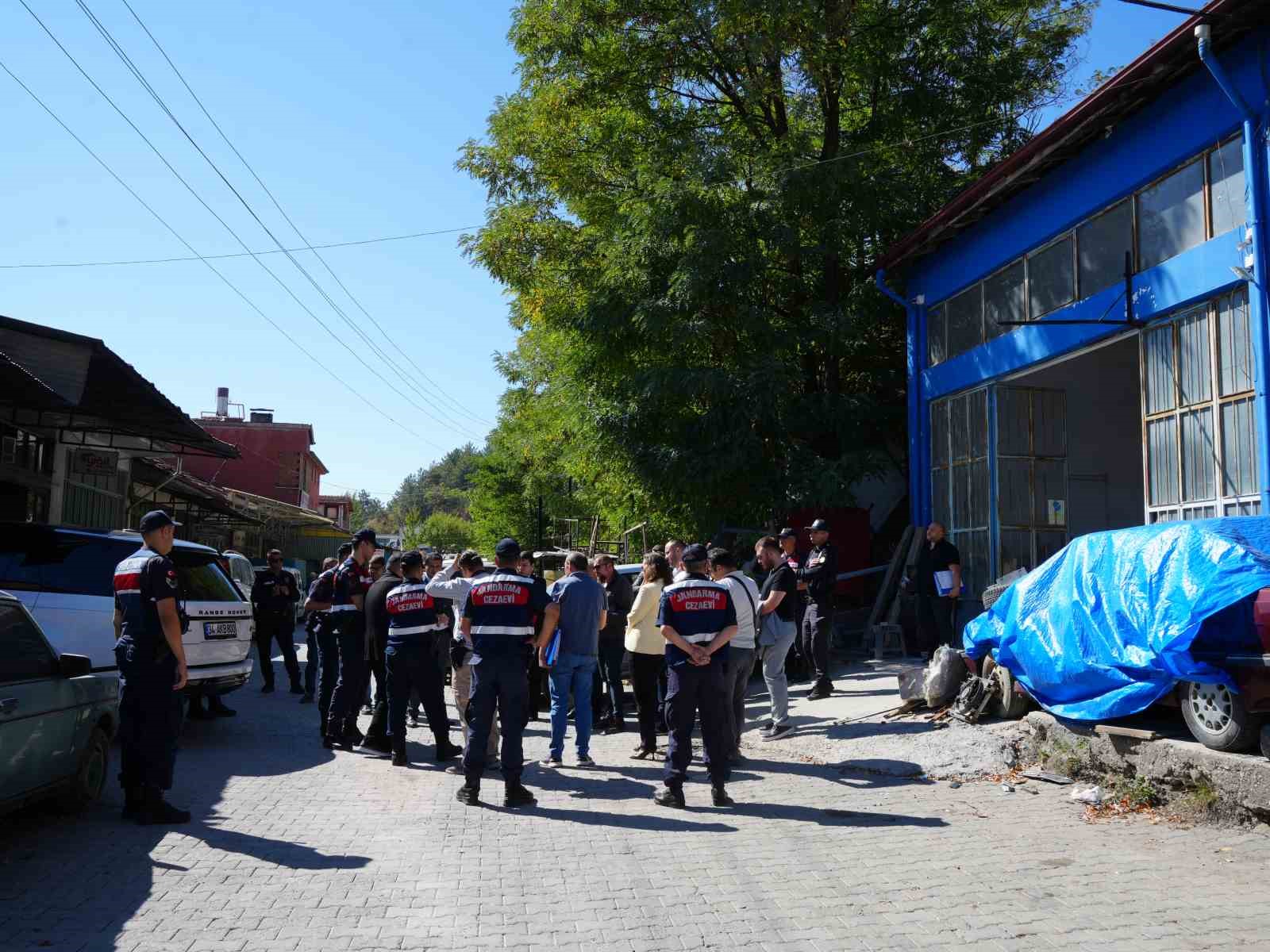 sanayi-sitesinde-islenen-cinayette-yeni-gelisme-olay-yerinde-kesif-yapildi