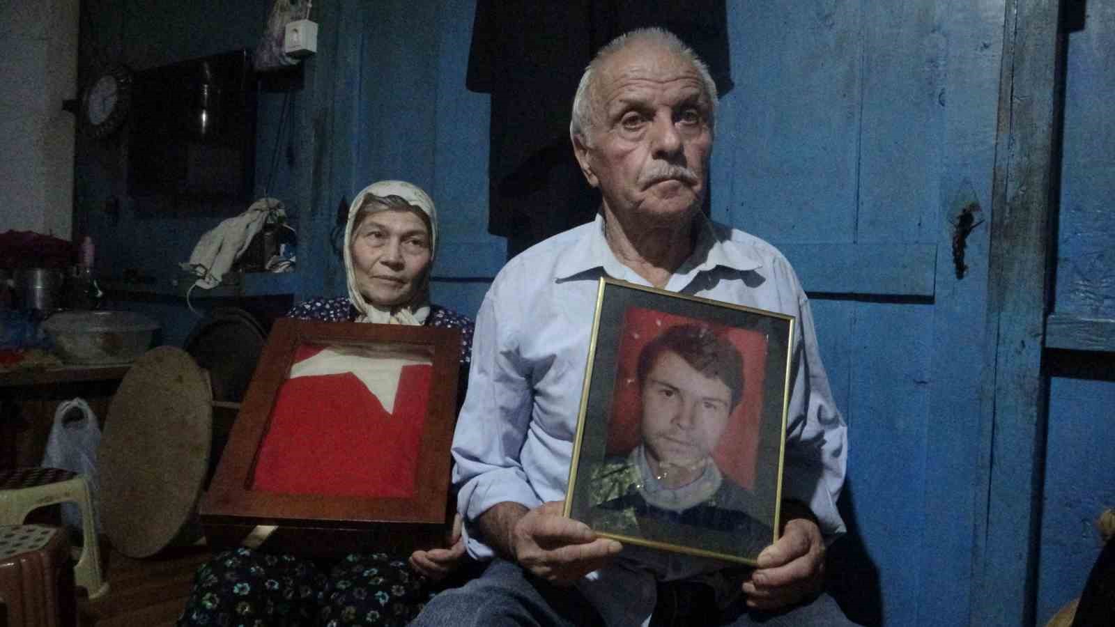 sehit-oglundan-ayrilmamak-icin-harabe-evde-yasam-mucadelesi-veriyor