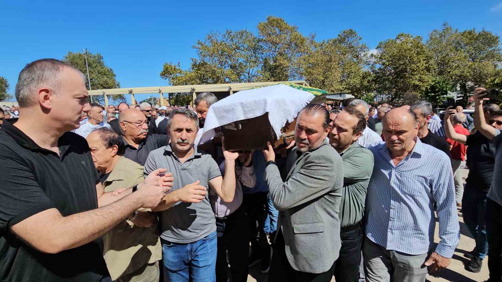 tedavi-icin-hastane-yolunda-yasanan-kazada-olen-cift-son-yolculuguna-ugurlandi
