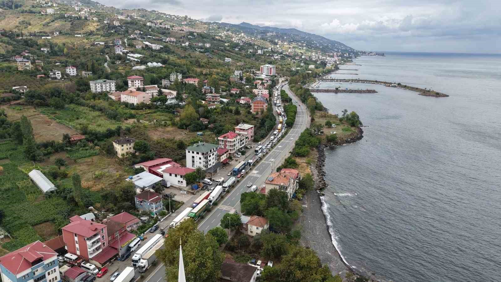 trabzonda-avmdeki-yangin-yeniden-alevlendi