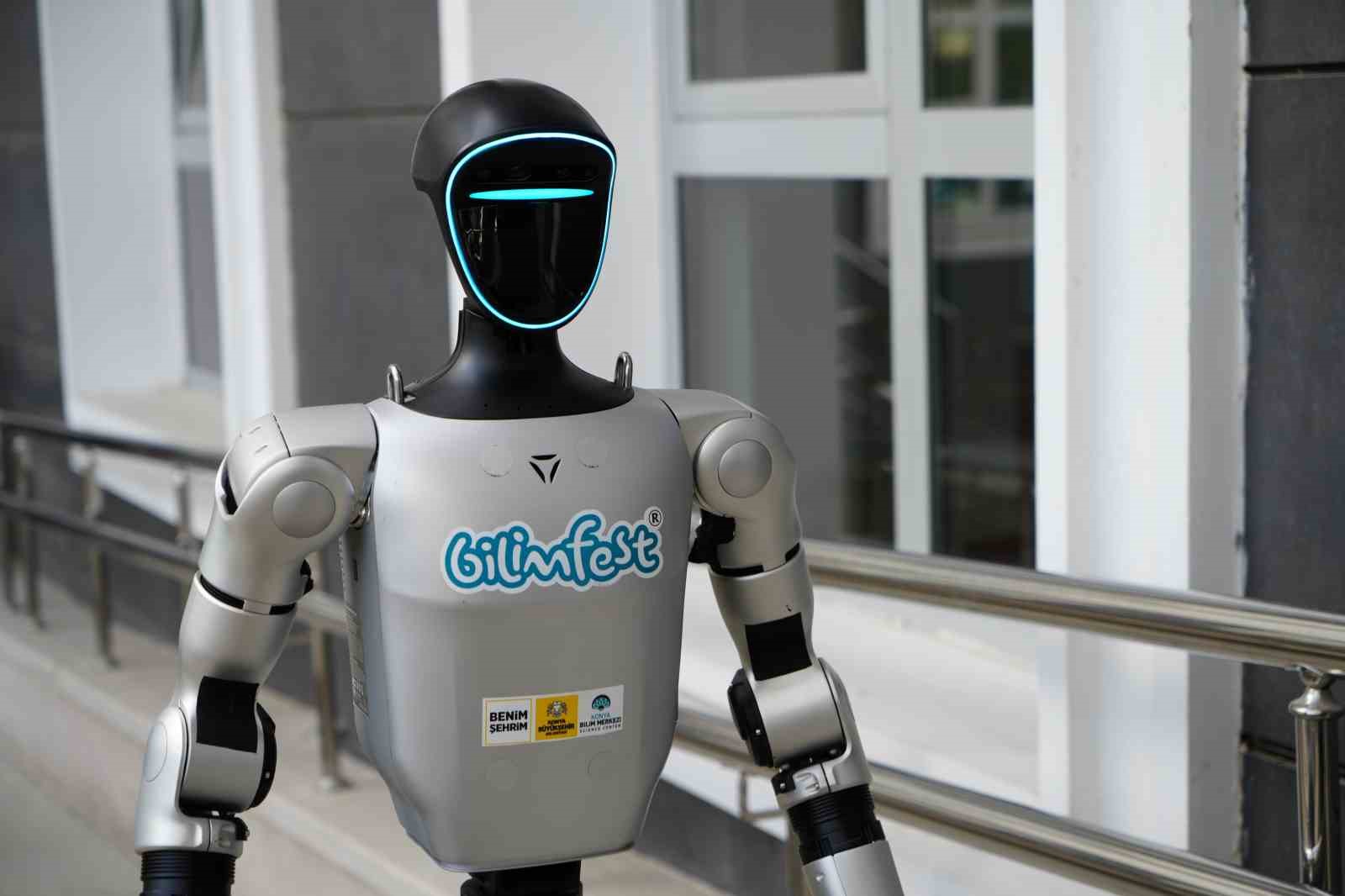 turkiyede-bir-ilk-insansi-robot-nufusa-kaydettirildi
