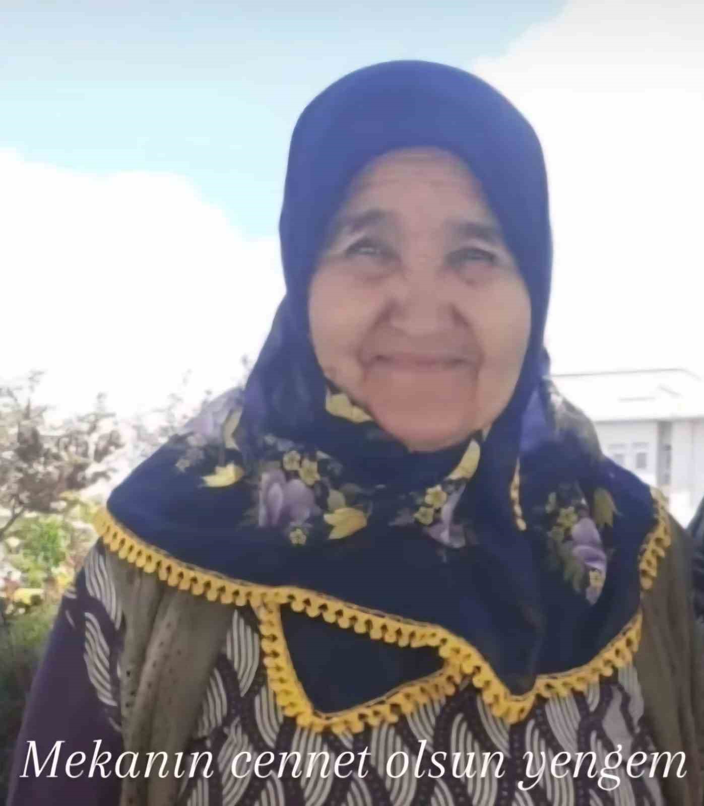 universite-kaydi-icin-ciktiklari-yolda-yanarak-can-verdiler