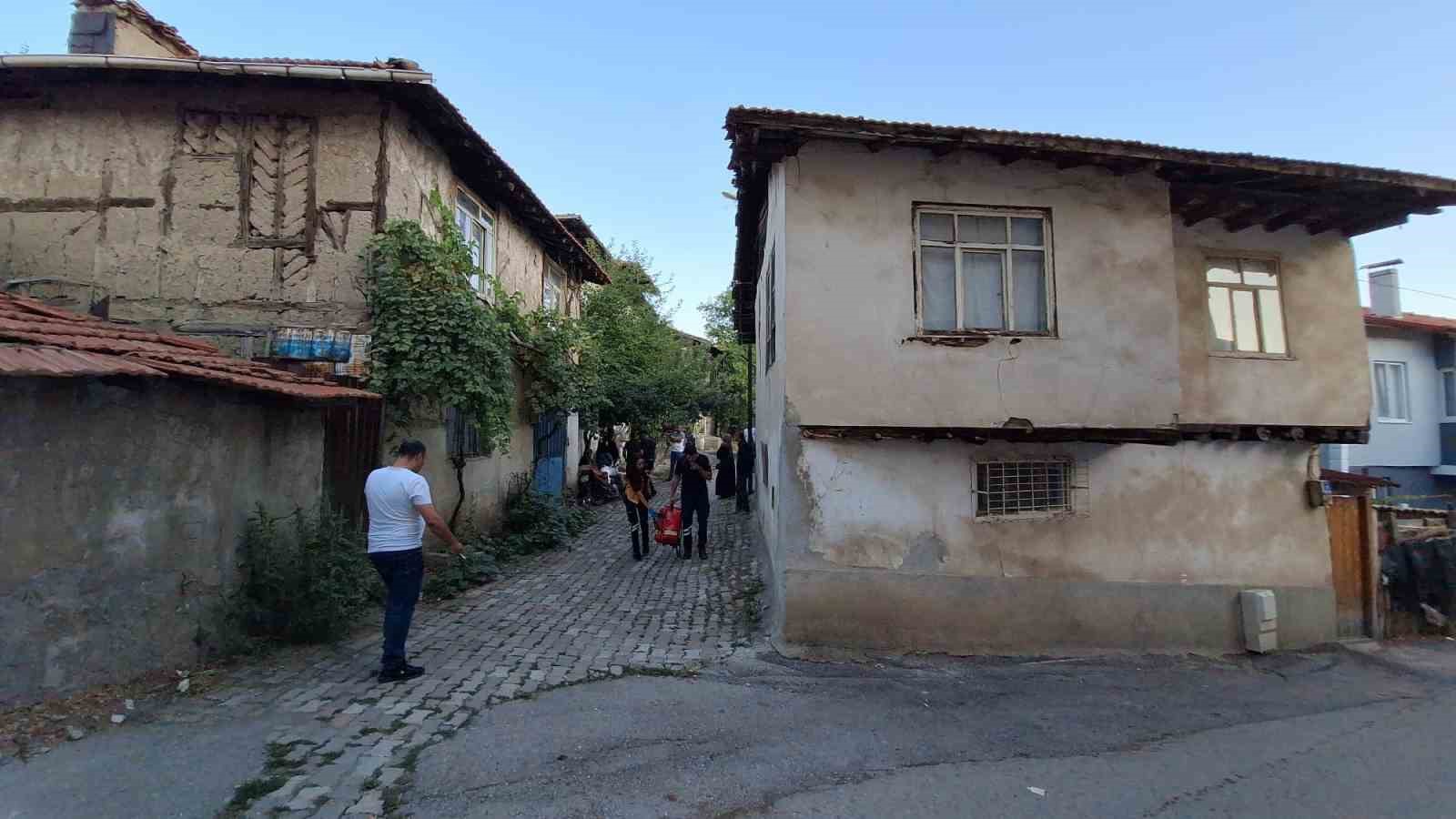 yasli-adam-yalniz-yasadigi-evde-olu-bulundu