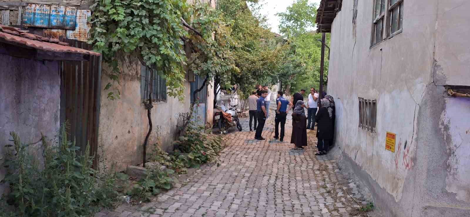 yasli-adam-yalniz-yasadigi-evde-olu-bulundu