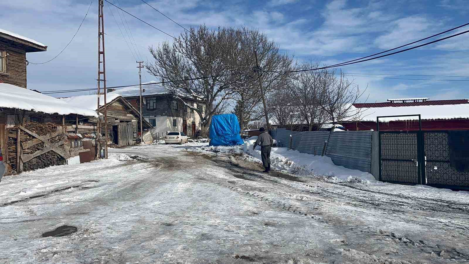 alevlere-teslim-olan-minibusunu-izlerken-kalbine-yenik-dustu