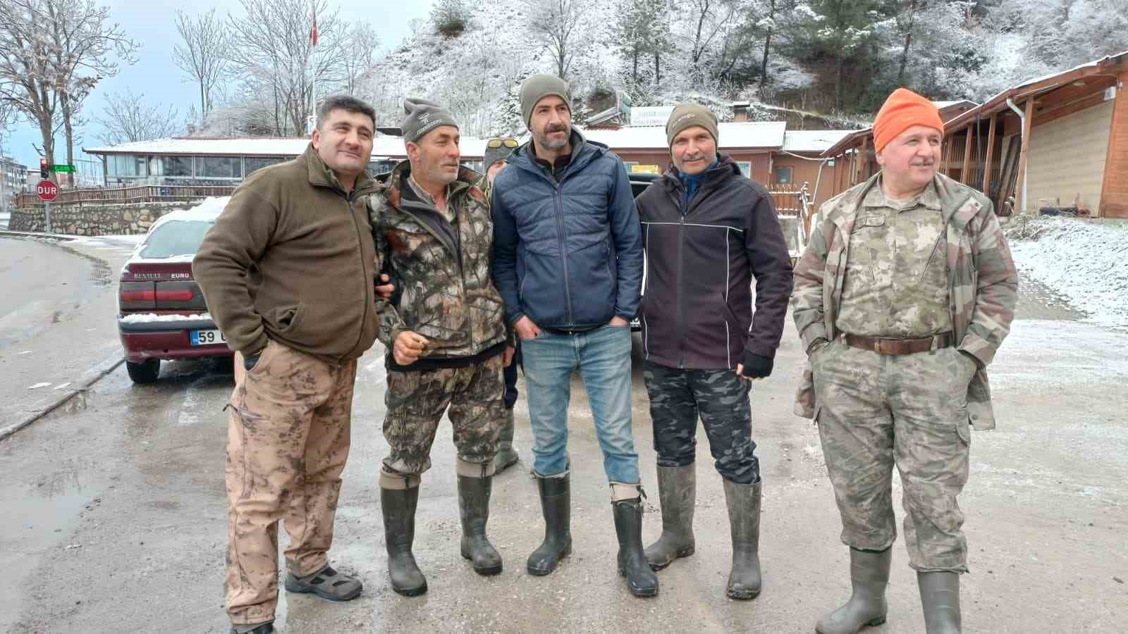 amasyada-su-kanalina-dusen-karacayi-avcilar-kurtardi