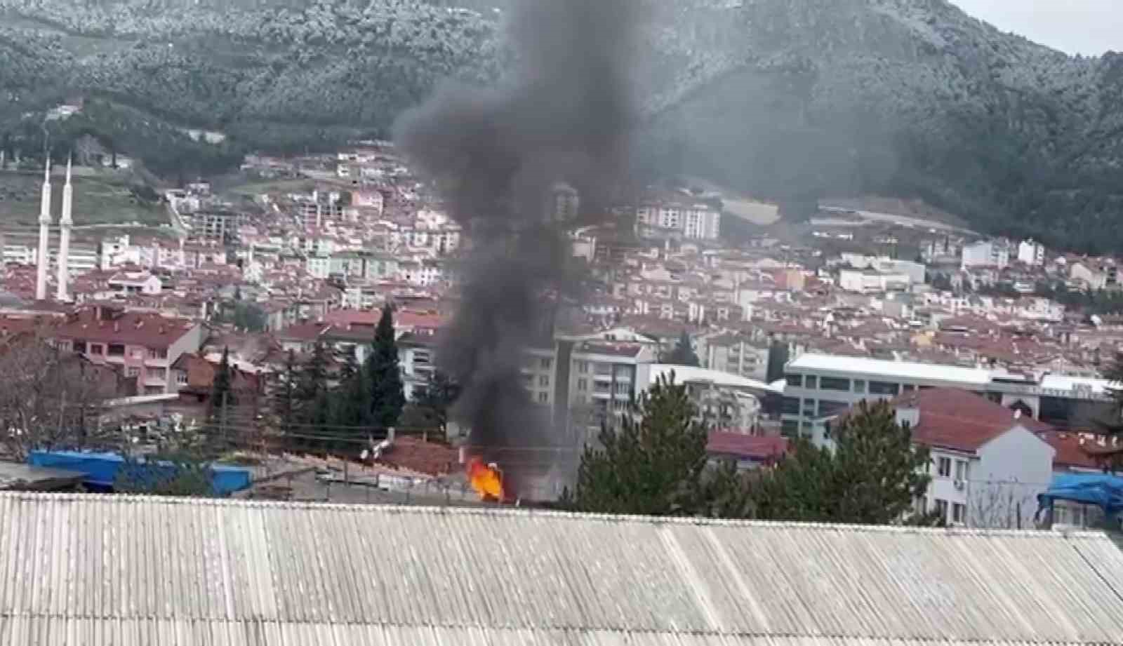 amasyada-yanginda-mahsur-kalan-kopegi-muhtar-kurtardi