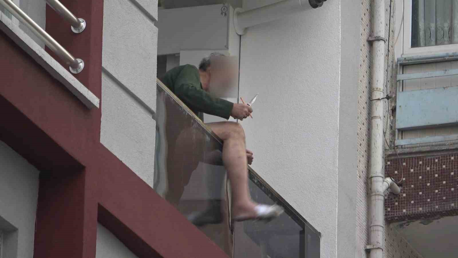 balkondaki-bicakli-kriz-ozel-harekat-operasyonuyla-son-buldu