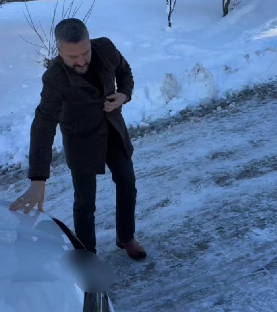 baskan-yolda-kaldi-kendini-elestirdi