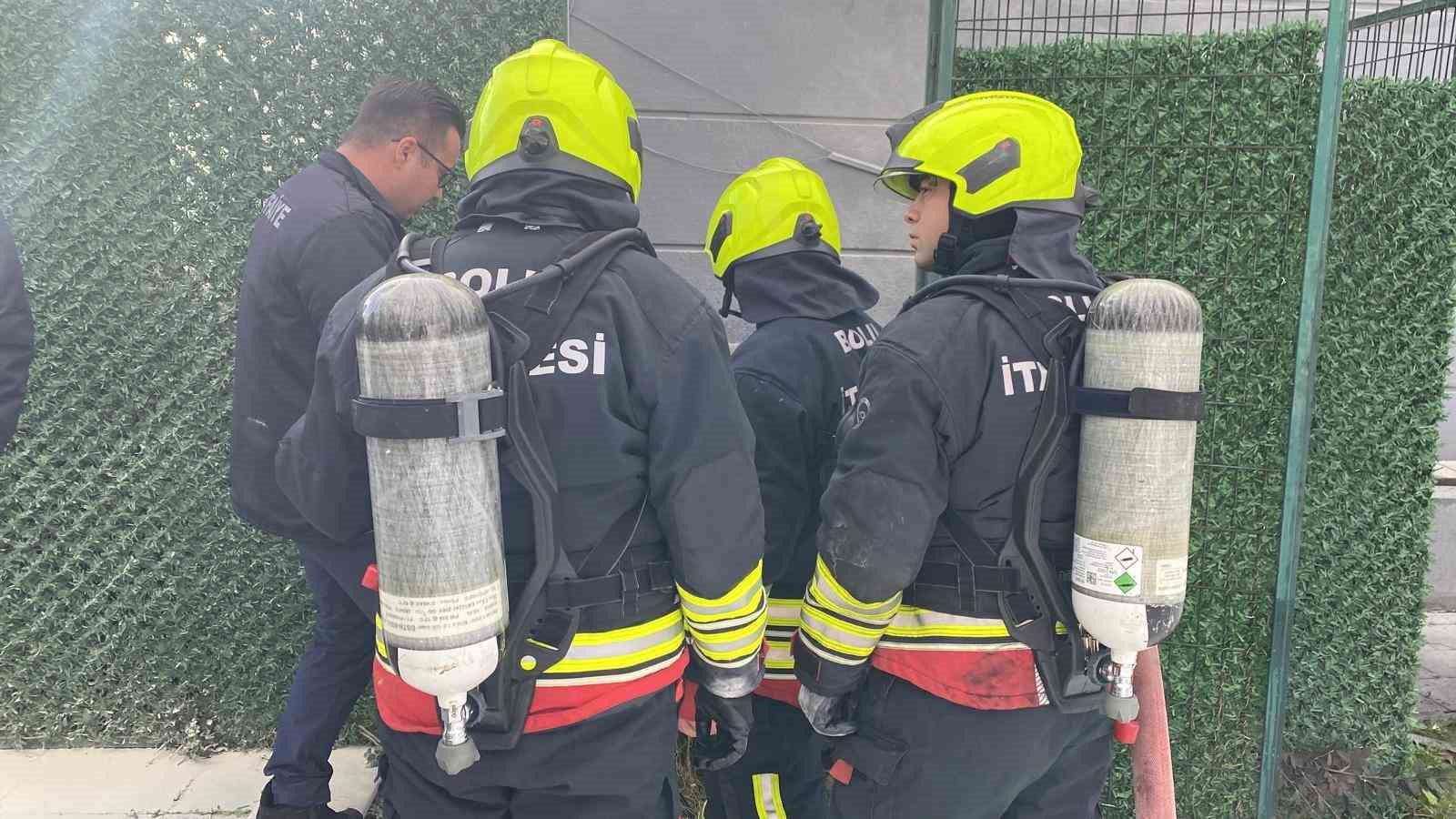 boluda-elektrik-kaynakli-cikan-baca-yangini-etrafi-dumana-bogdu