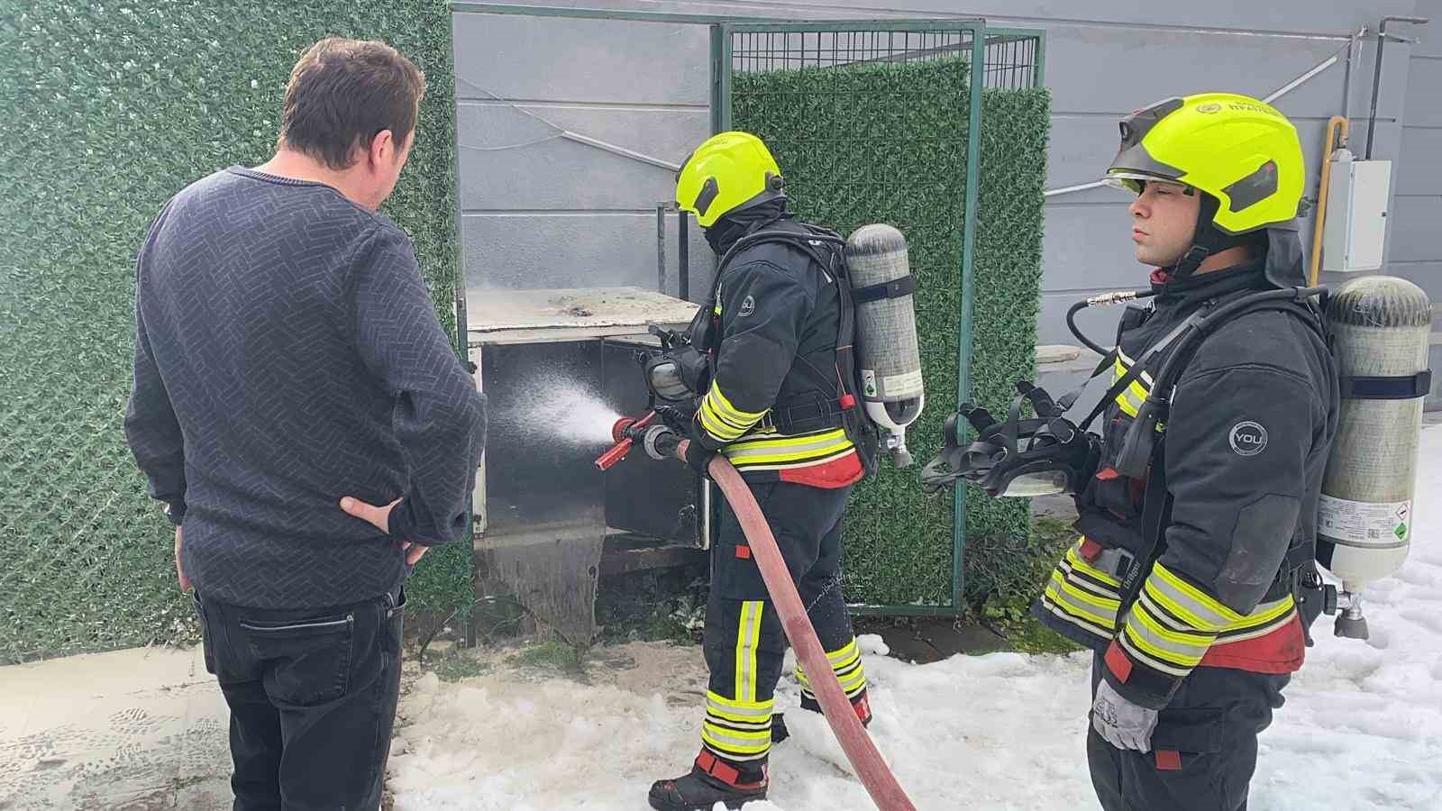 boluda-elektrik-kaynakli-cikan-baca-yangini-etrafi-dumana-bogdu