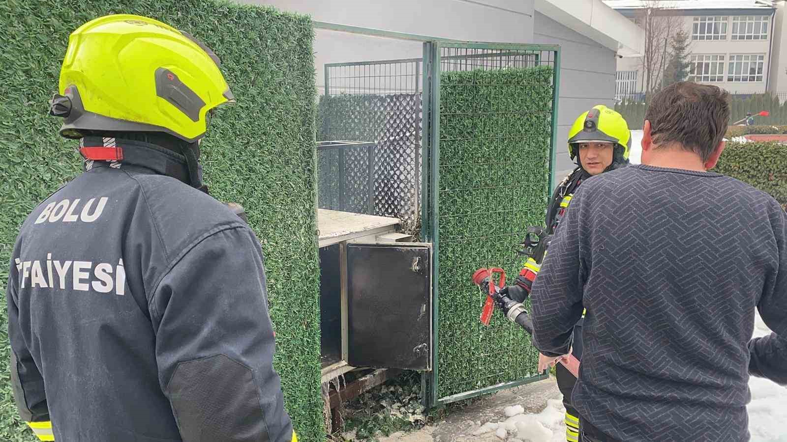 boluda-elektrik-kaynakli-cikan-baca-yangini-etrafi-dumana-bogdu