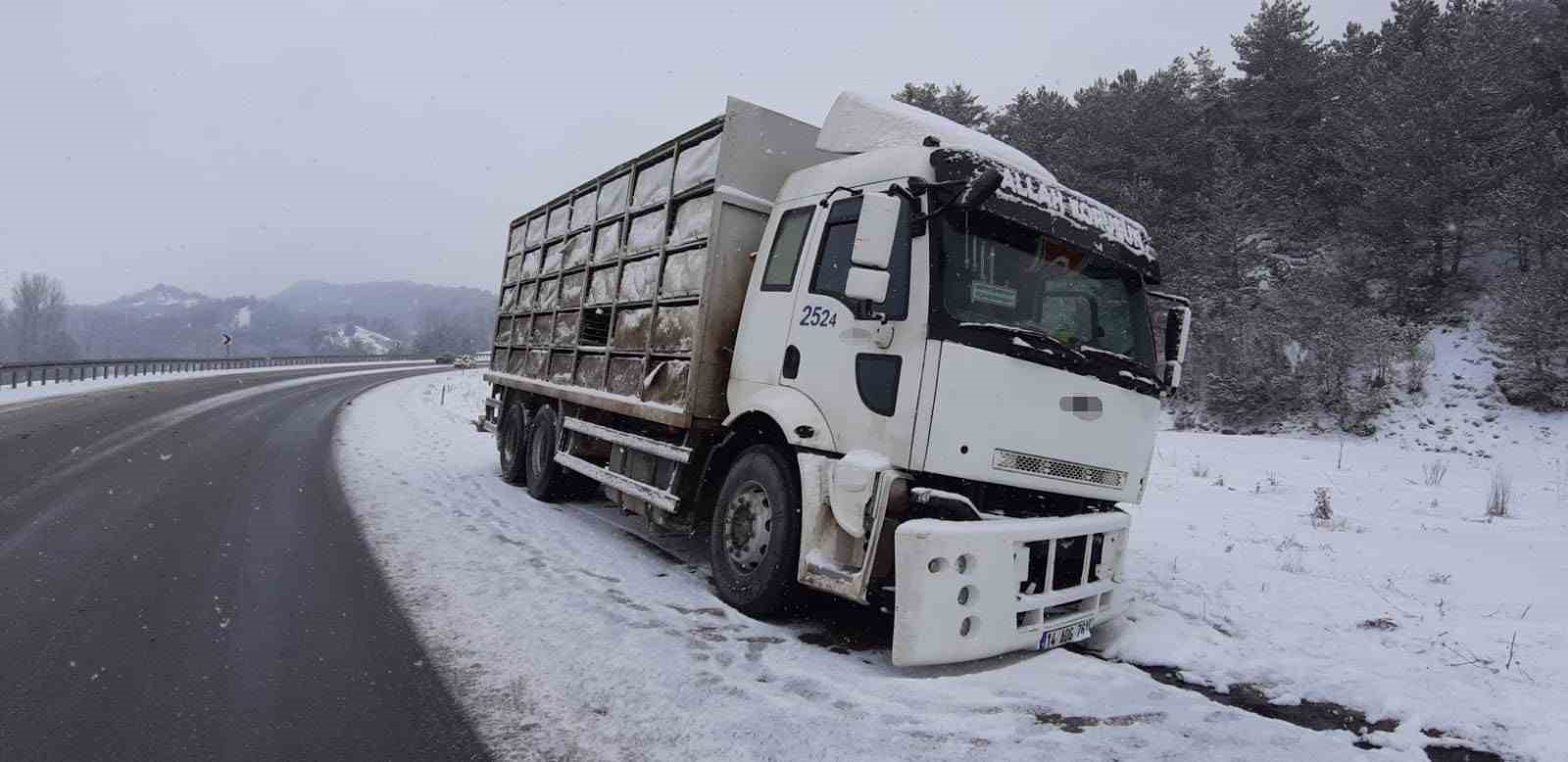 boluda-kamyon-ile-hafif-ticari-arac-carpisti-2-yarali