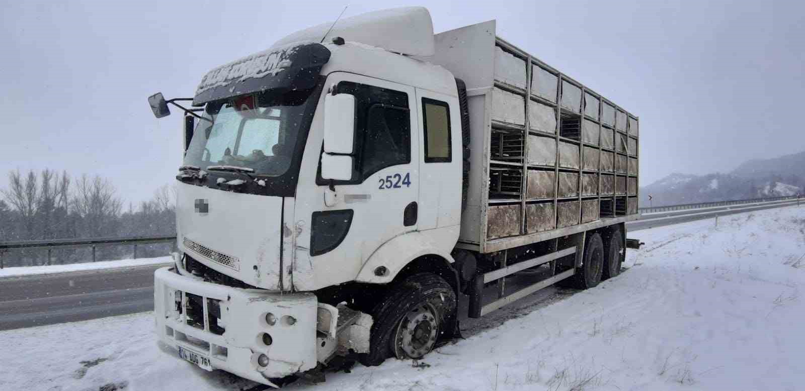 boluda-kamyon-ile-hafif-ticari-arac-carpisti-2-yarali