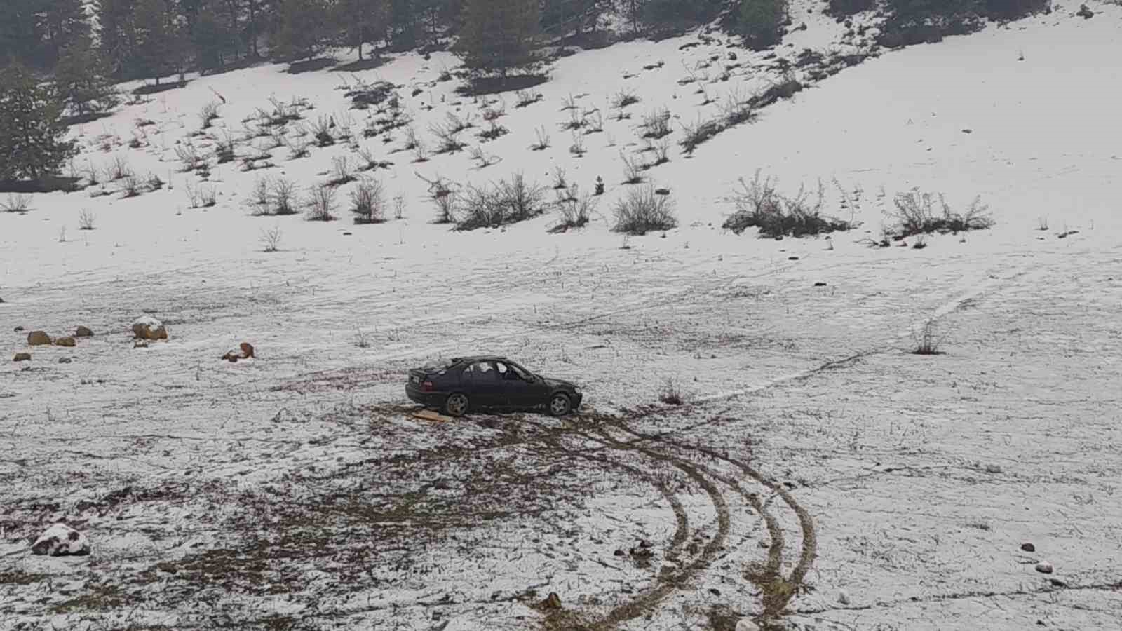 bos-araziye-ucan-otomobilin-surucusu-yaralandi