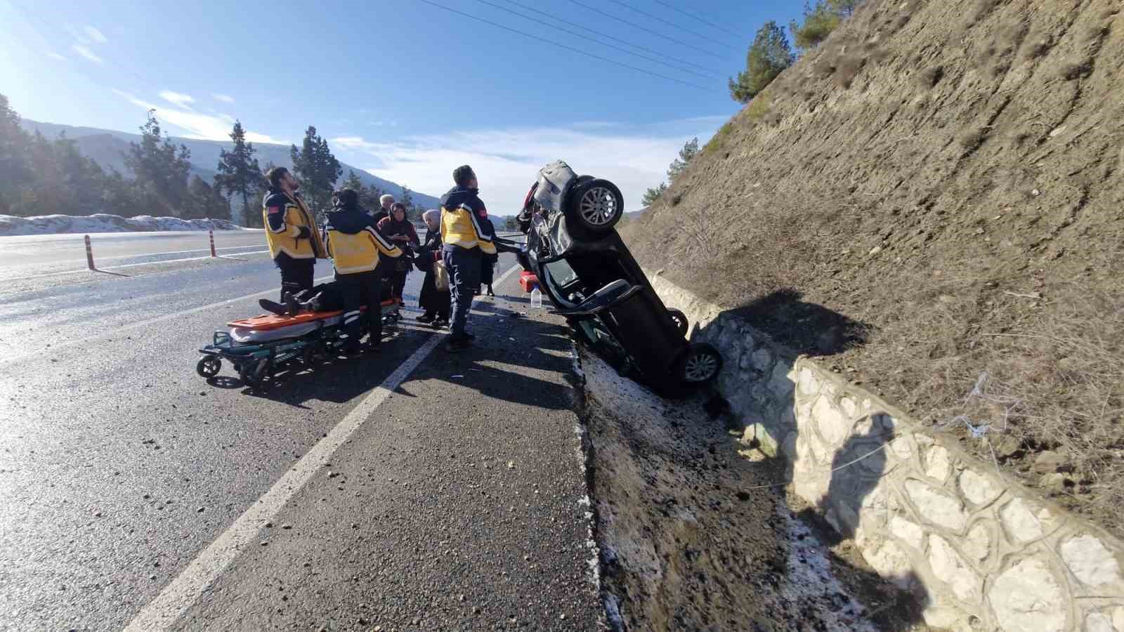 buzlanma-kazayi-beraberinde-getirdi-4-yarali