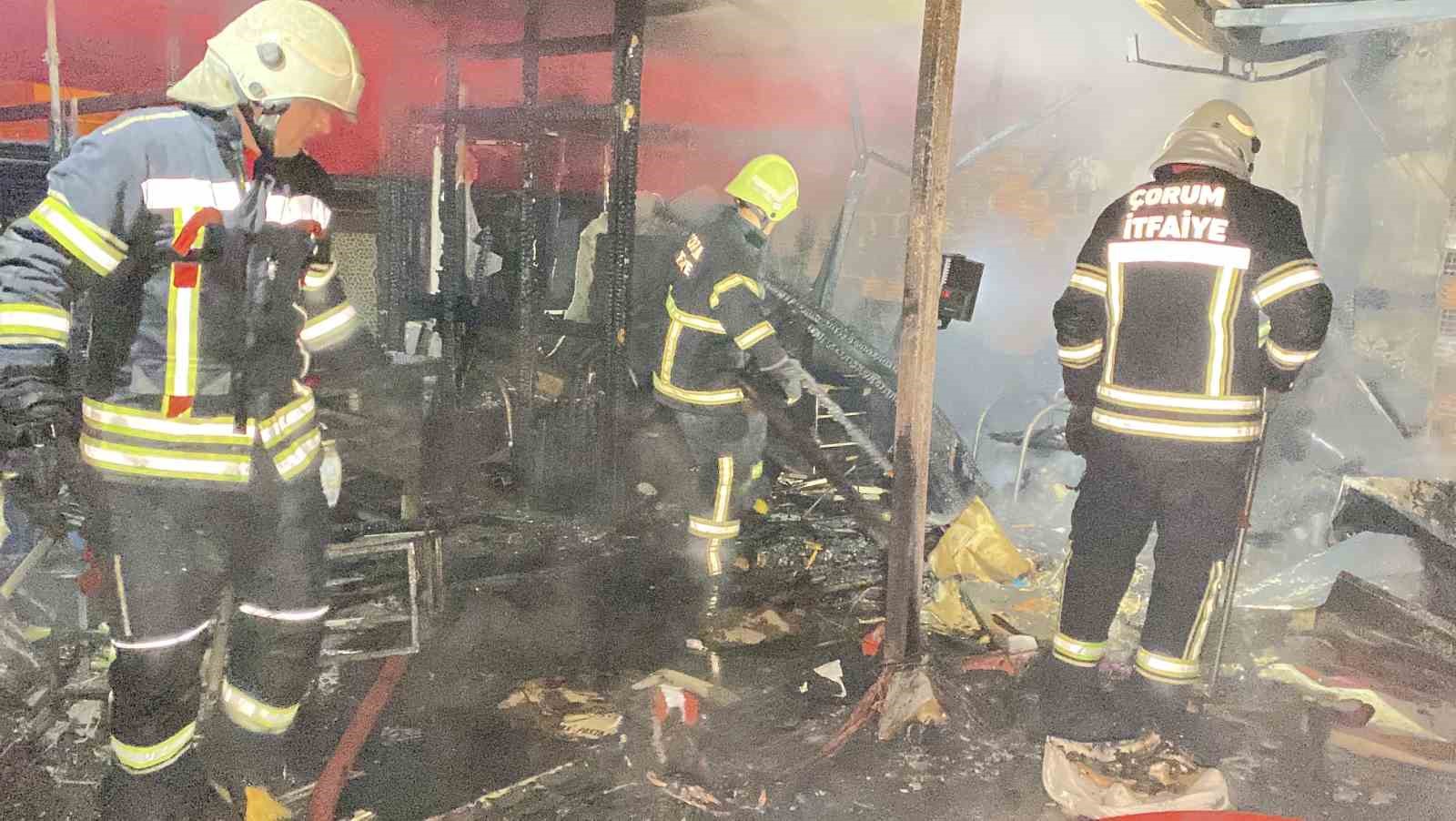 corumda-hali-yikama-merkezinde-yangin