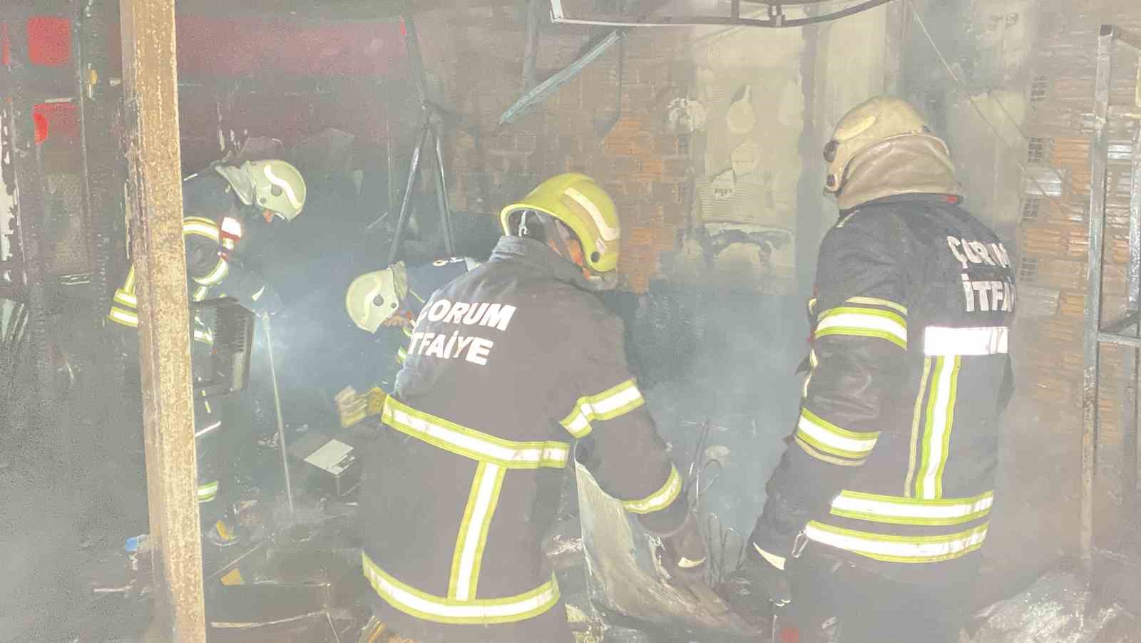 corumda-hali-yikama-merkezinde-yangin