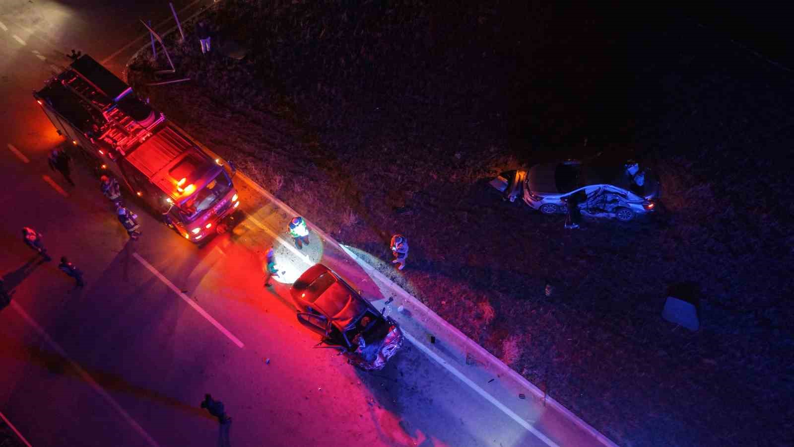 corumda-iki-otomobil-carpisti-8-yarali