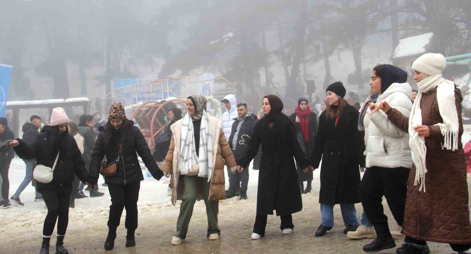 corumda-kar-festivali-vatandaslarin-akinina-ugradi