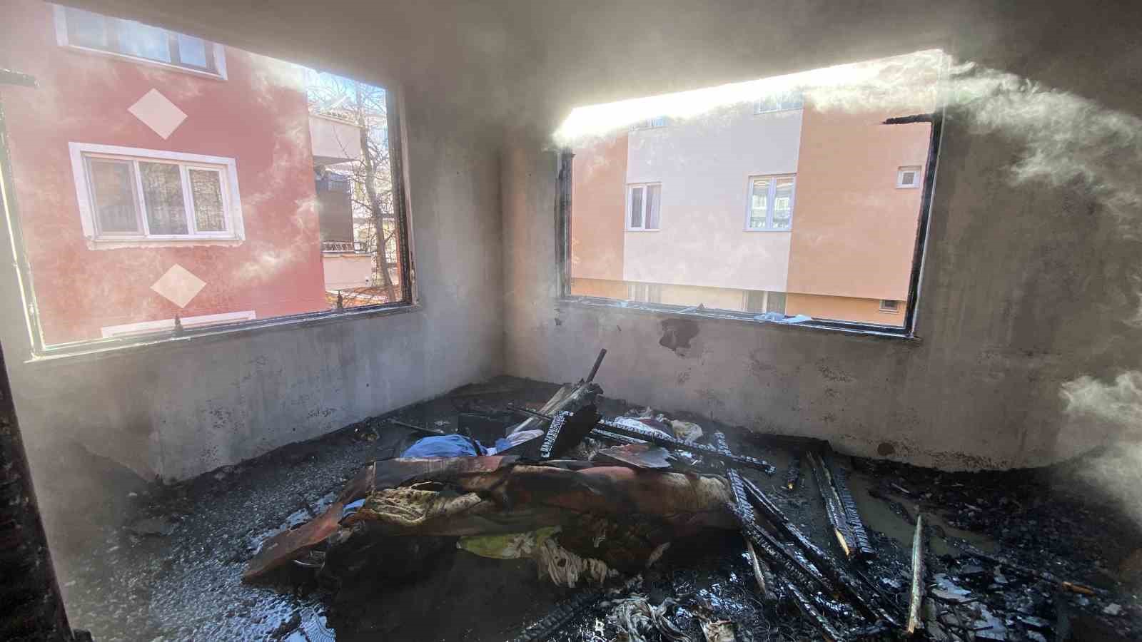 corumda-metruk-binada-korkutan-yangin